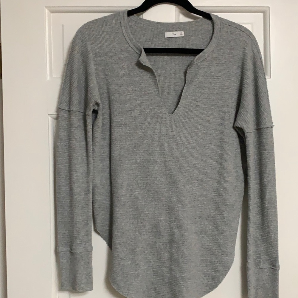 Aritzia TNA waffle shirt